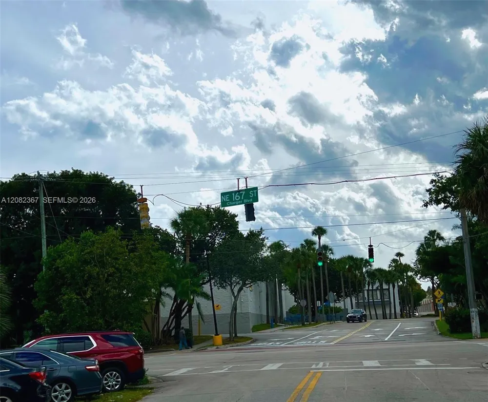 16801 NE 14th Ave #311 Miami, FL 33162