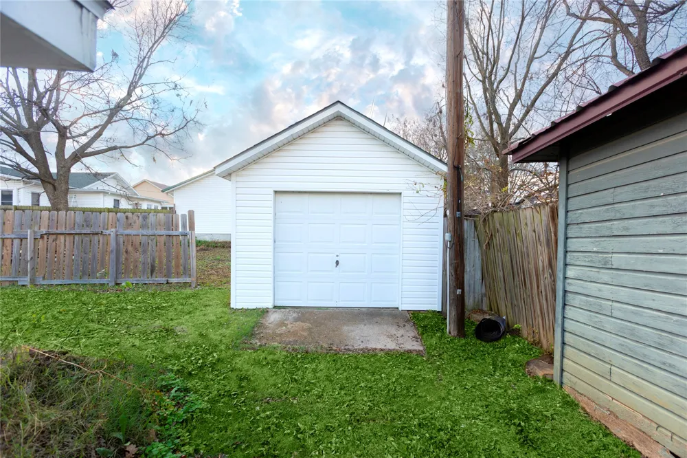 415 E Seneca McAlester, OK 74501
