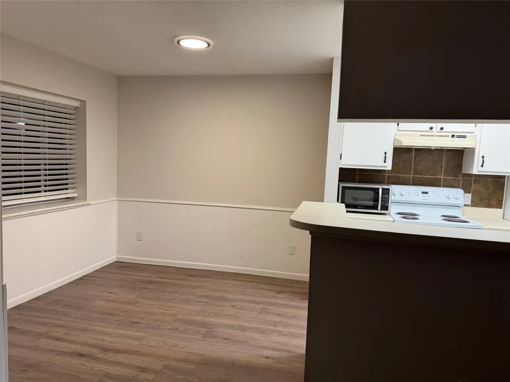 18800 Egret Bay Boulevard #905 Webster, TX 77058