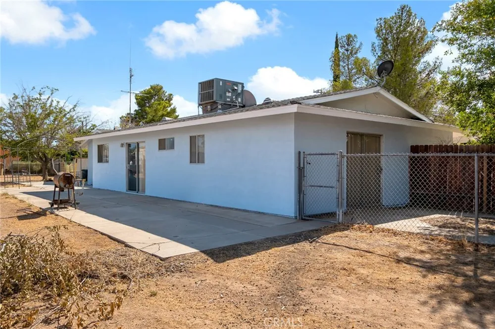 8941 Cottonwood Hesperia, CA 92345