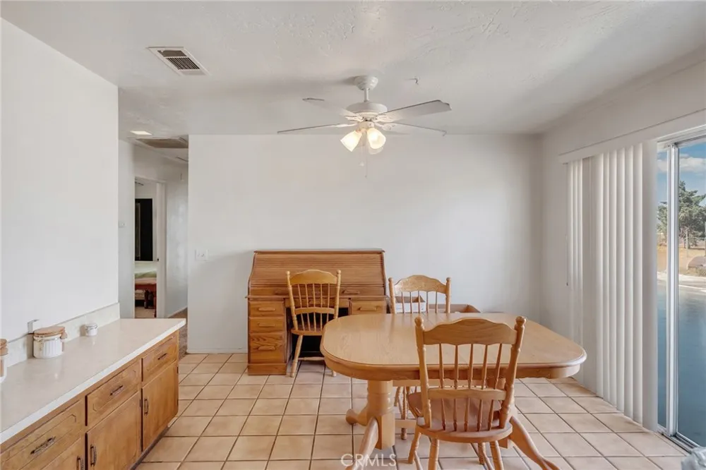 8941 Cottonwood Hesperia, CA 92345