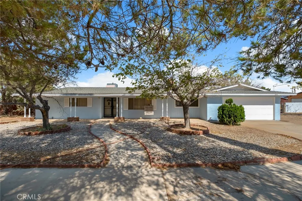 8941 Cottonwood Hesperia, CA 92345