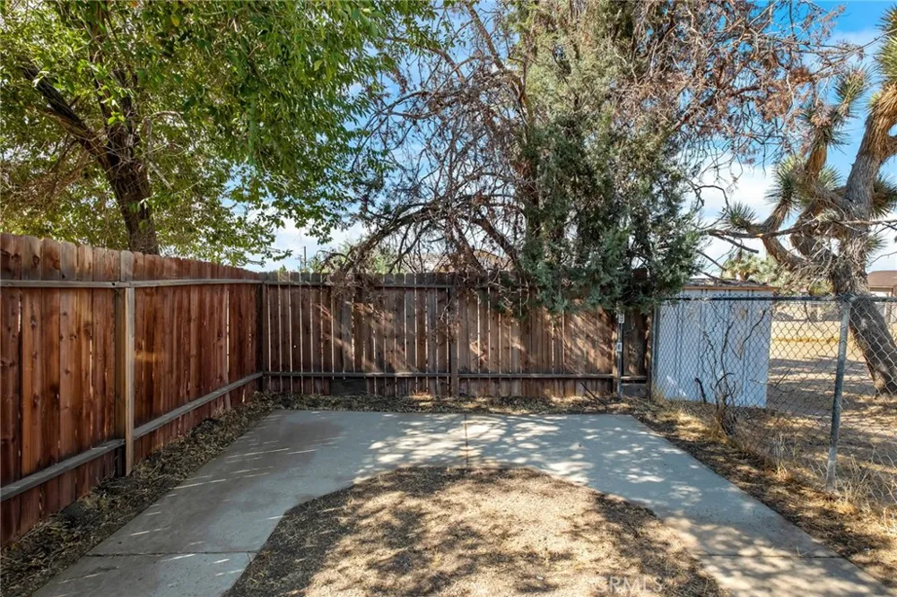 8941 Cottonwood Hesperia, CA 92345