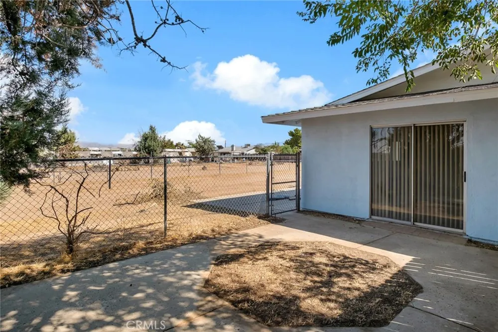 8941 Cottonwood Hesperia, CA 92345