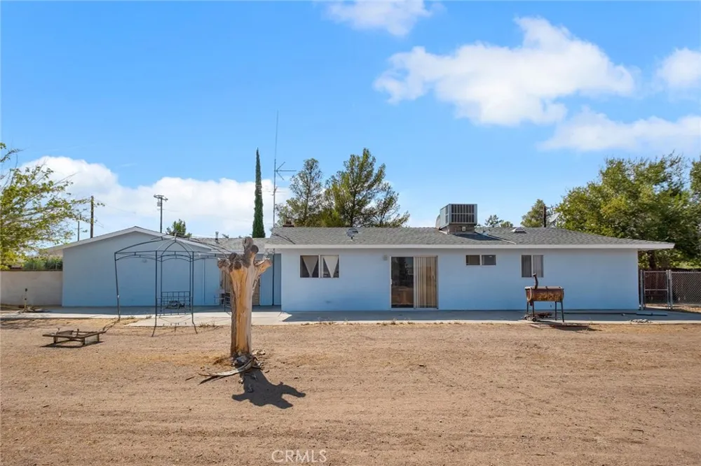 8941 Cottonwood Hesperia, CA 92345