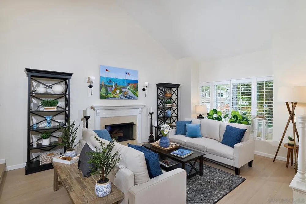 3520 Sitio Baya Carlsbad, CA 92009