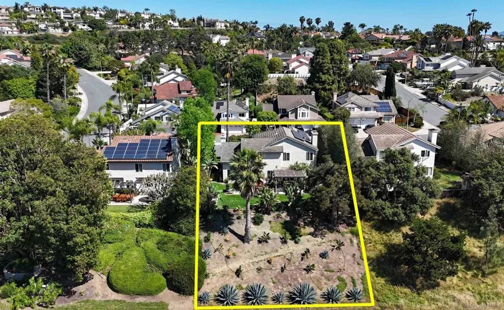 3520 Sitio Baya Carlsbad, CA 92009