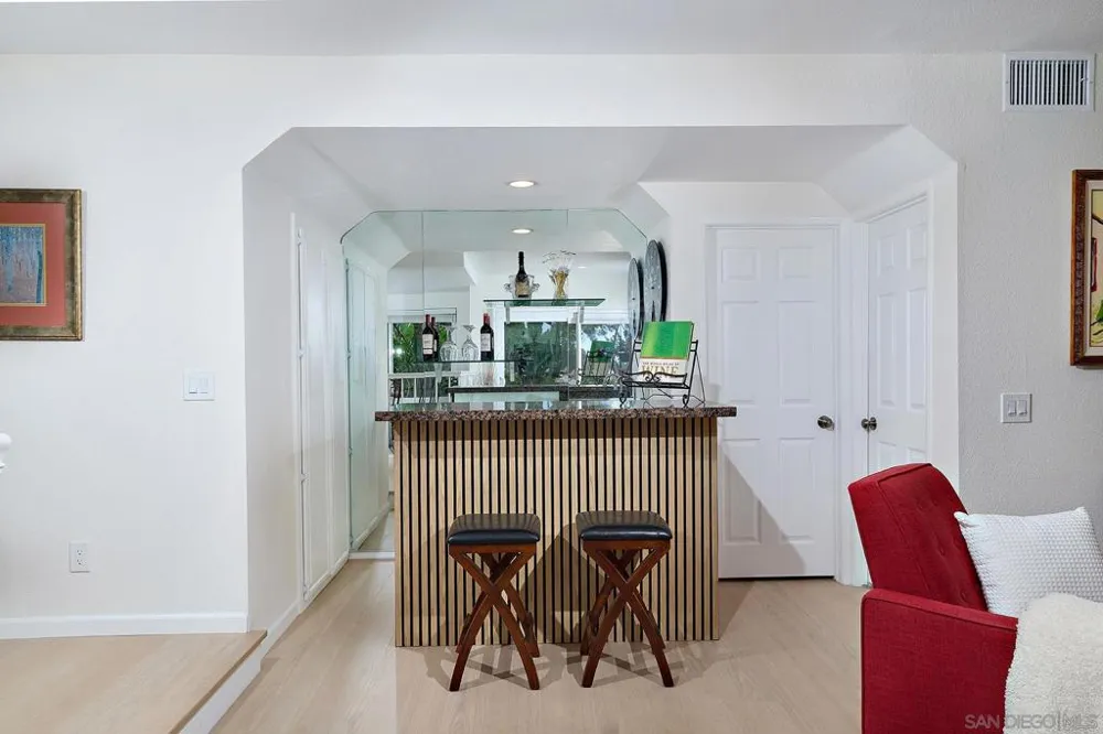 3520 Sitio Baya Carlsbad, CA 92009