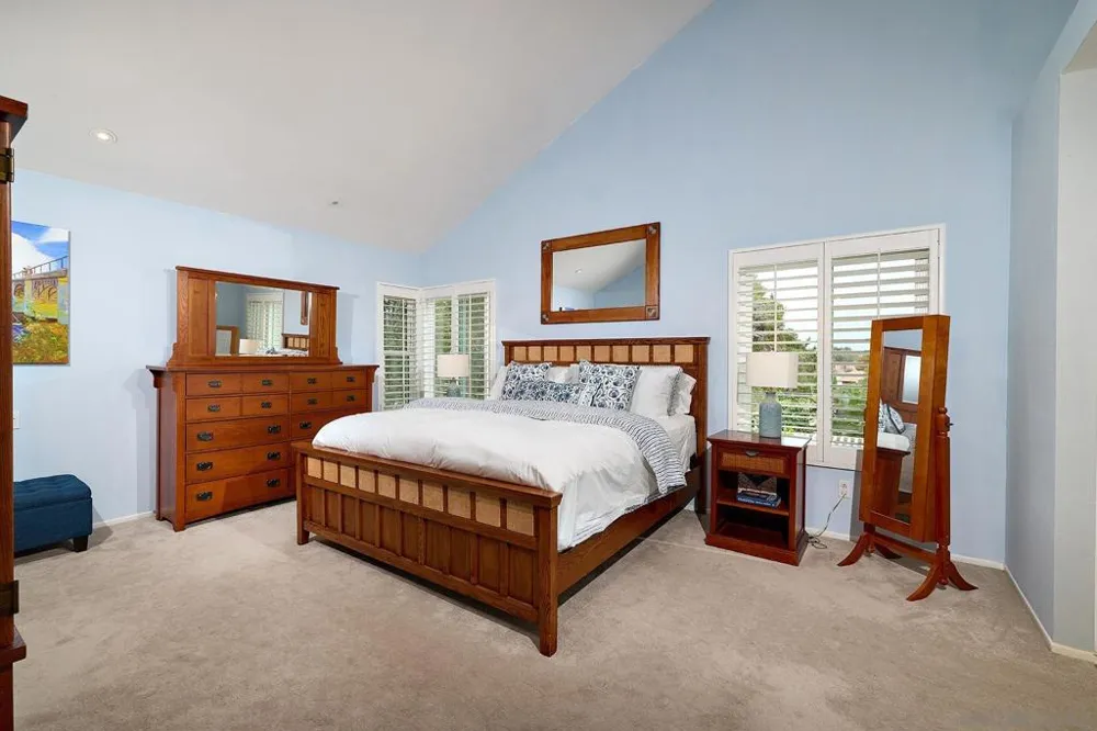 3520 Sitio Baya Carlsbad, CA 92009