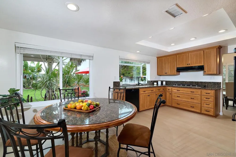 3520 Sitio Baya Carlsbad, CA 92009