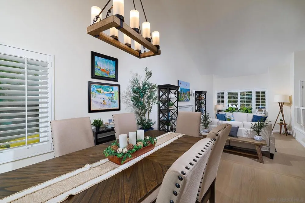 3520 Sitio Baya Carlsbad, CA 92009