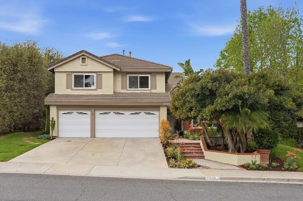 3520 Sitio Baya Carlsbad, CA 92009