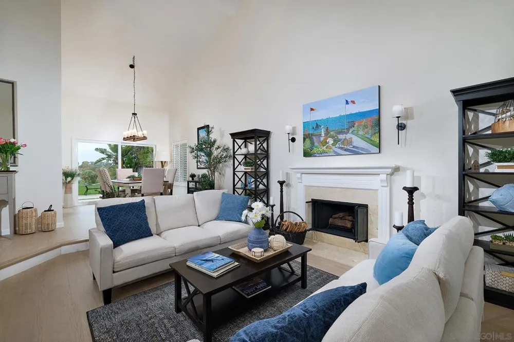 3520 Sitio Baya Carlsbad, CA 92009