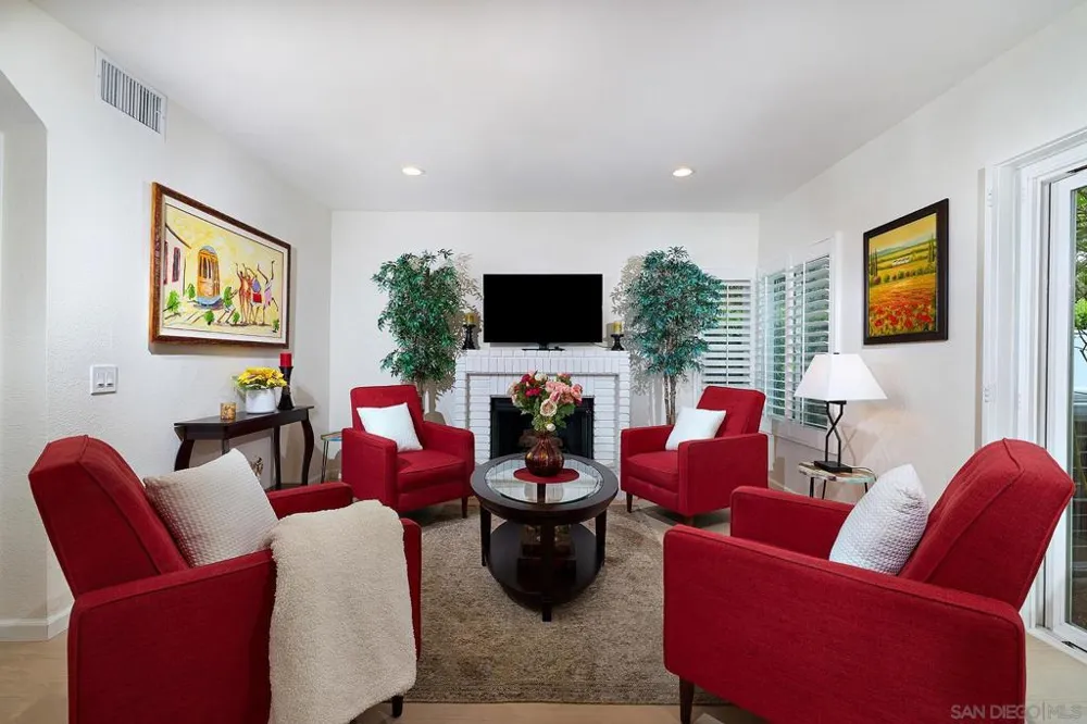 3520 Sitio Baya Carlsbad, CA 92009