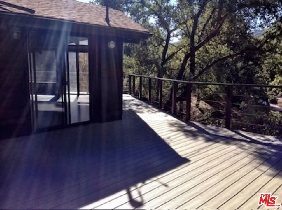 21330 Encina Road Topanga, CA 90290