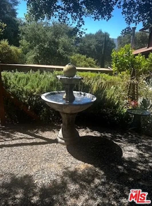 21330 Encina Road Topanga, CA 90290