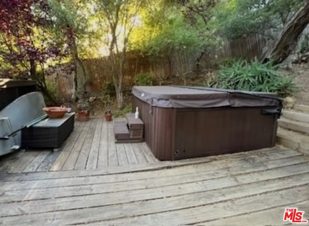 21330 Encina Road Topanga, CA 90290