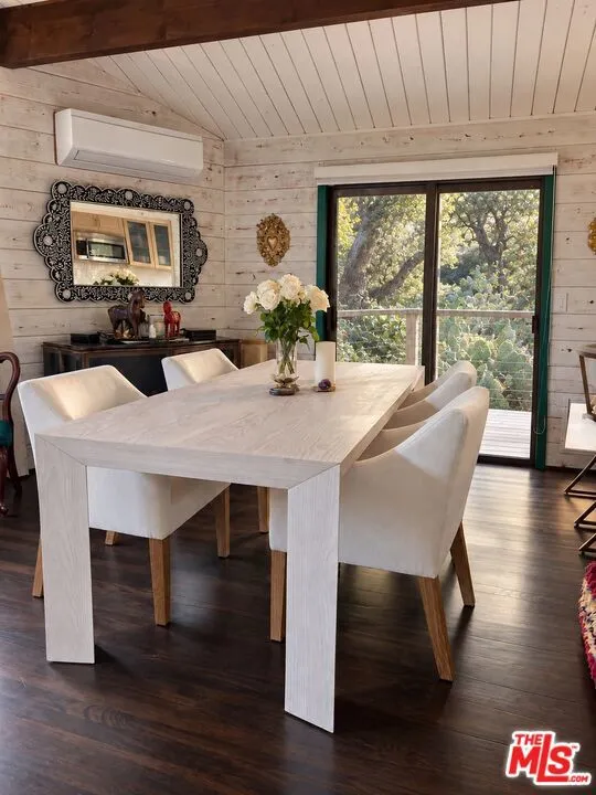 21330 Encina Road Topanga, CA 90290