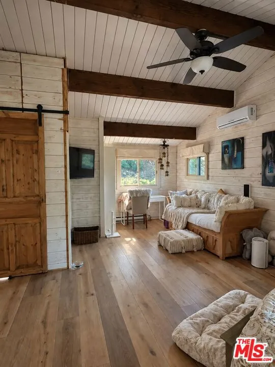 21330 Encina Road Topanga, CA 90290
