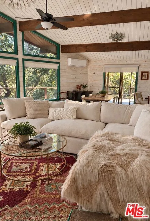 21330 Encina Road Topanga, CA 90290