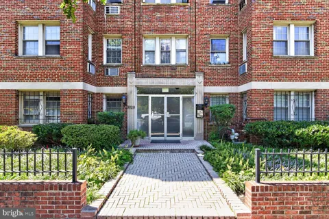 3028 WISCONSIN AVENUE NW #105