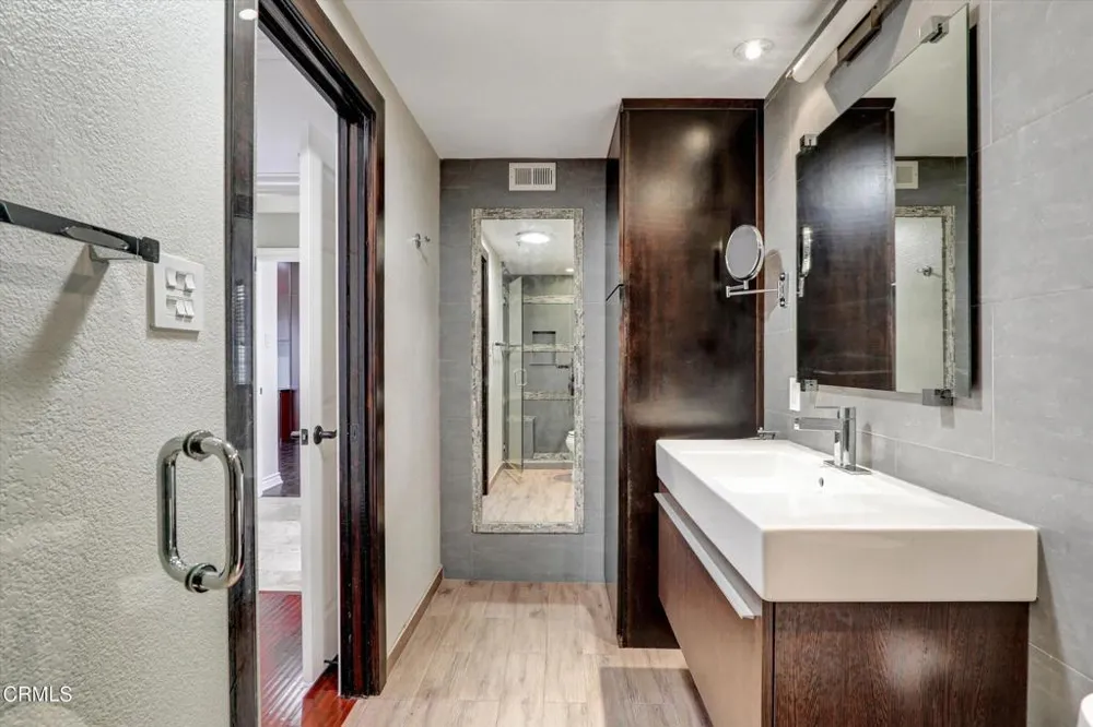 1310 E Orange Grove Boulevard #320 Pasadena, CA 91104