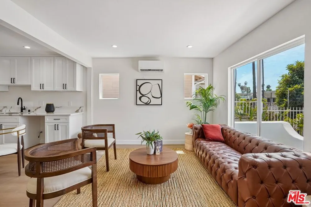 5214 Cimarron Street Los Angeles, CA 90062