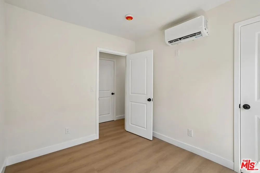 5214 Cimarron Street Los Angeles, CA 90062