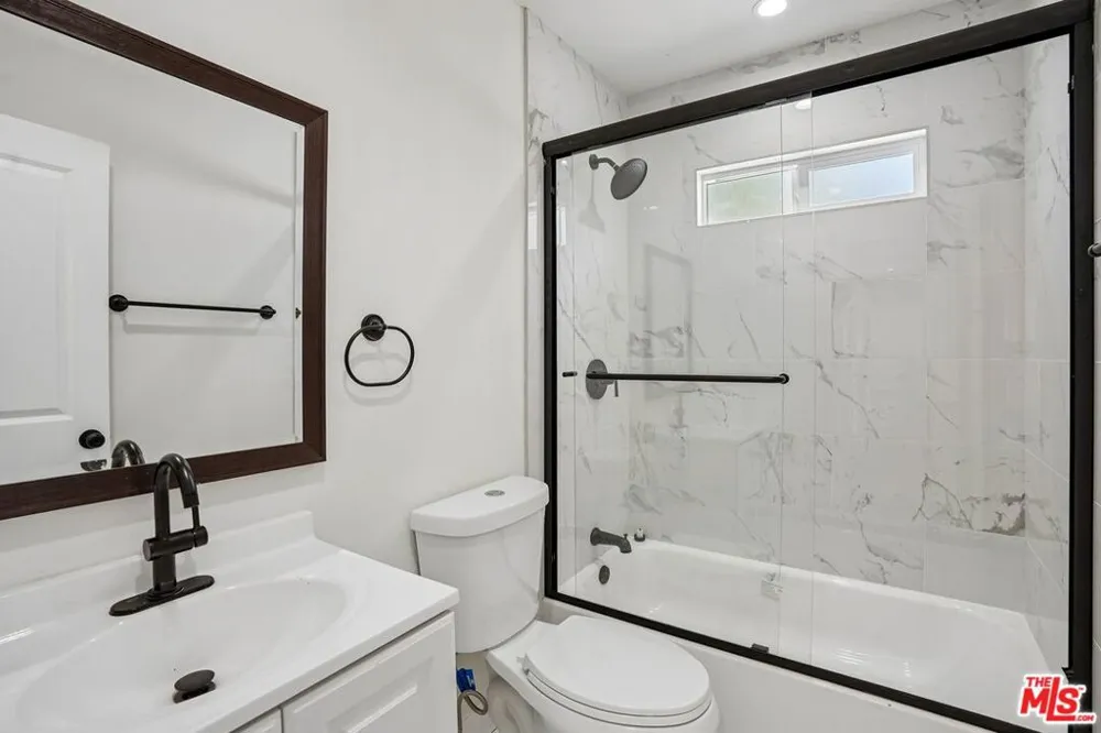 5214 Cimarron Street Los Angeles, CA 90062