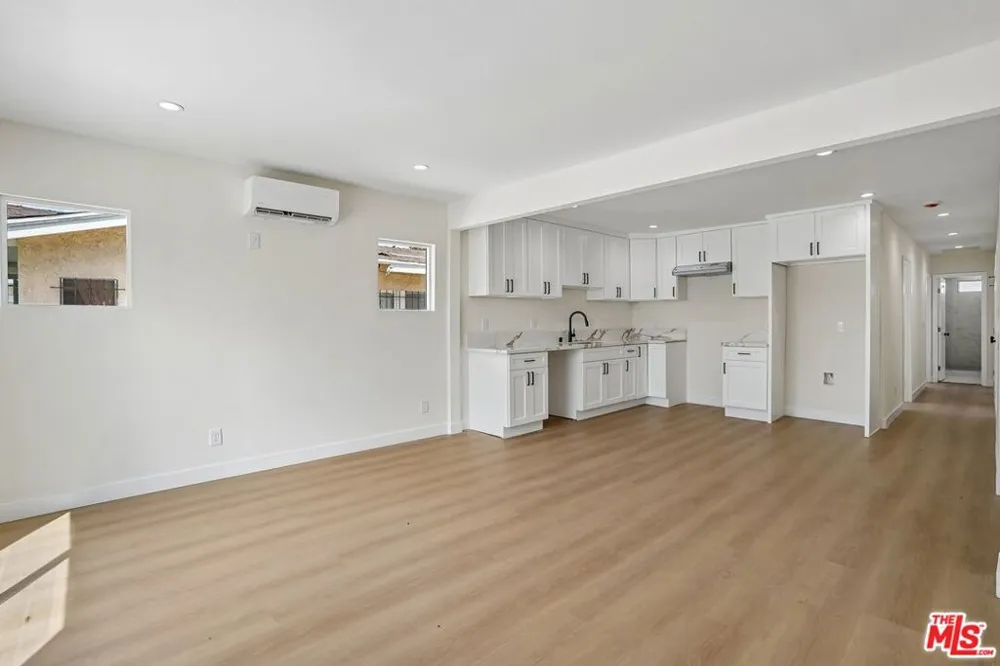 5214 Cimarron Street Los Angeles, CA 90062