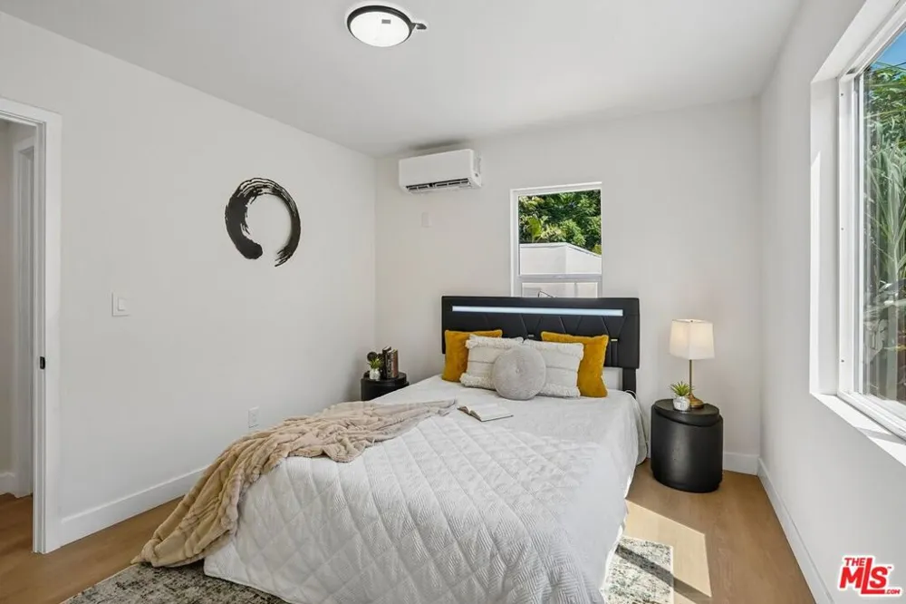 5214 Cimarron Street Los Angeles, CA 90062