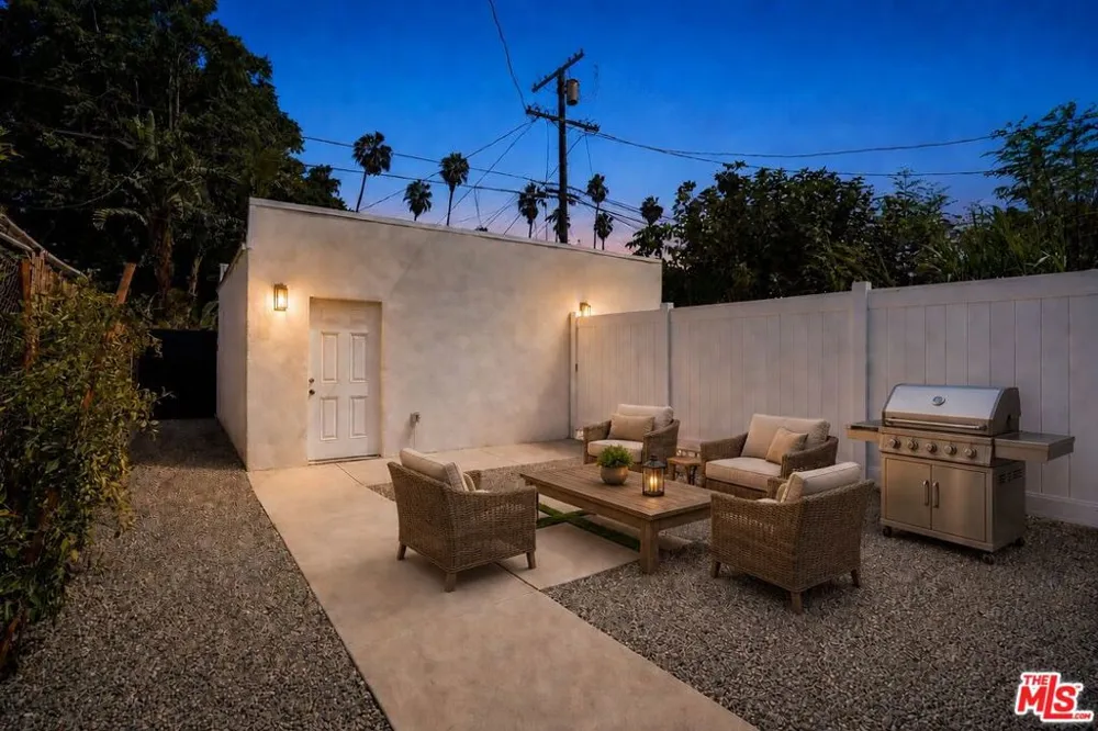 5214 Cimarron Street Los Angeles, CA 90062