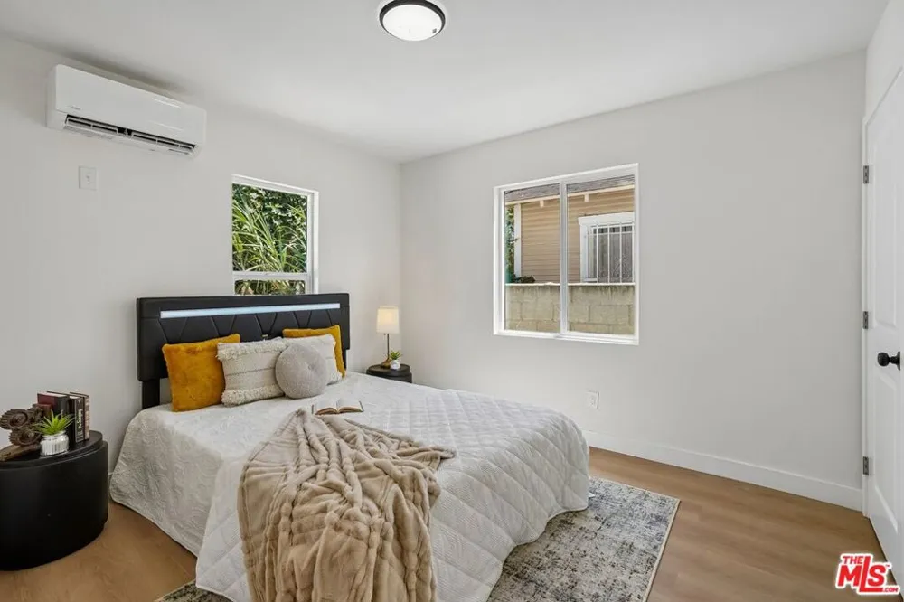 5214 Cimarron Street Los Angeles, CA 90062