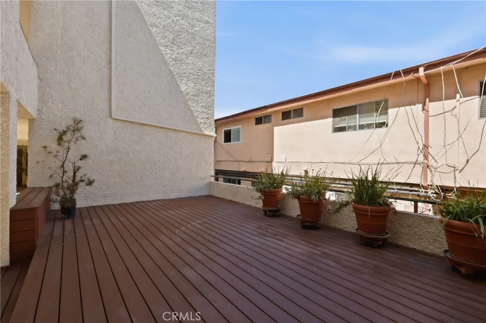 3544 S Centinela #107 Los Angeles, CA 90066
