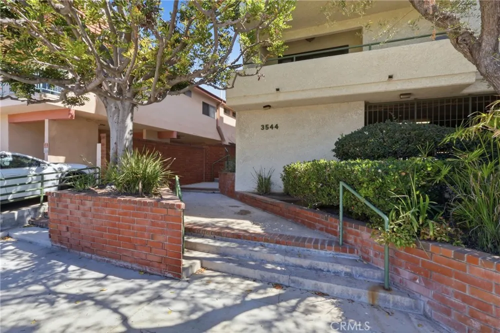 3544 S Centinela #107 Los Angeles, CA 90066