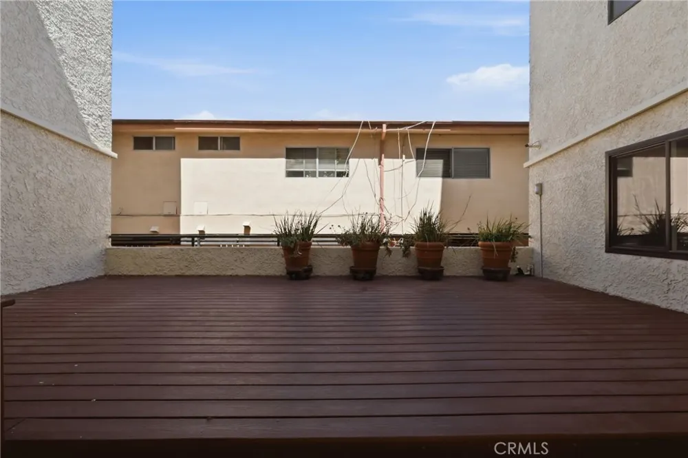3544 S Centinela #107 Los Angeles, CA 90066