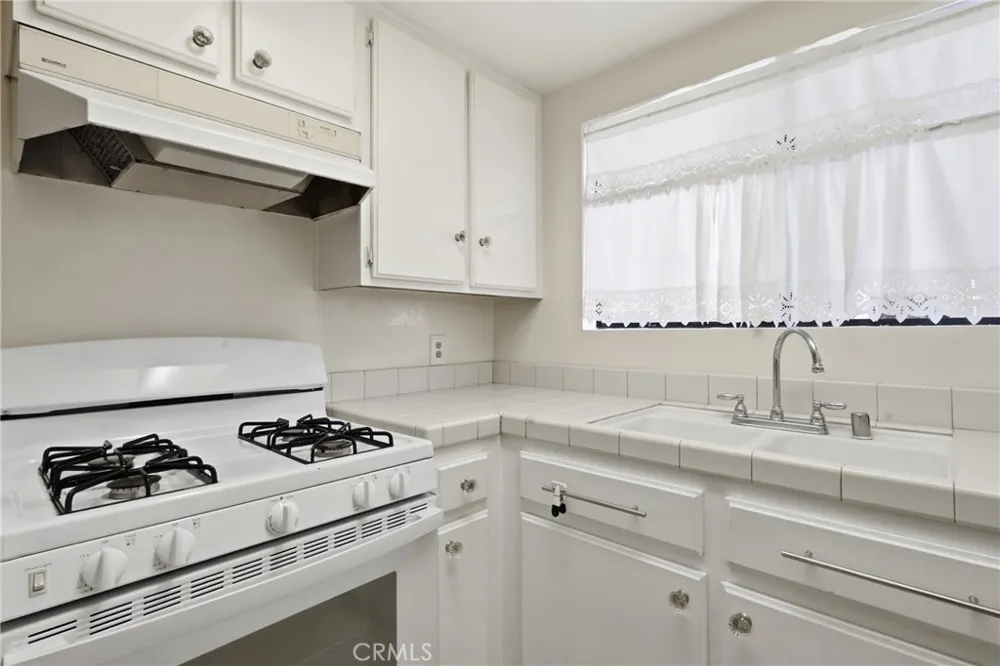 3544 S Centinela #107 Los Angeles, CA 90066