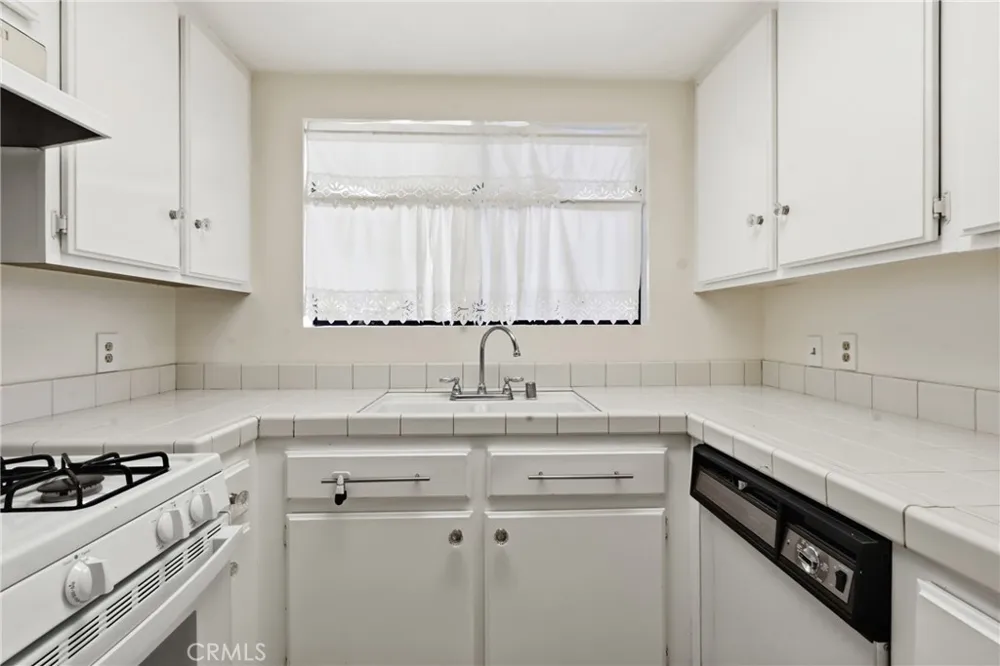 3544 S Centinela #107 Los Angeles, CA 90066