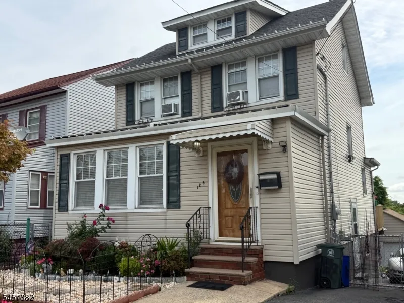 128 Hillside Ter Irvington, NJ 07111