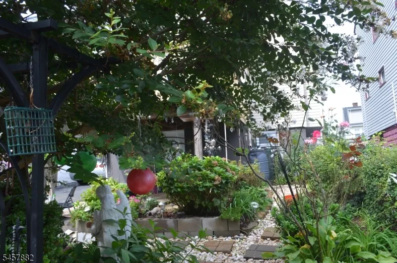 128 Hillside Ter Irvington, NJ 07111