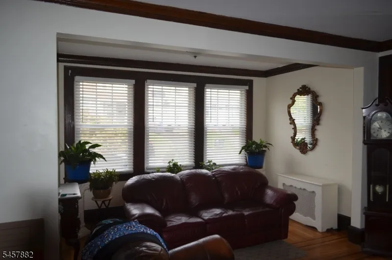 128 Hillside Ter Irvington, NJ 07111
