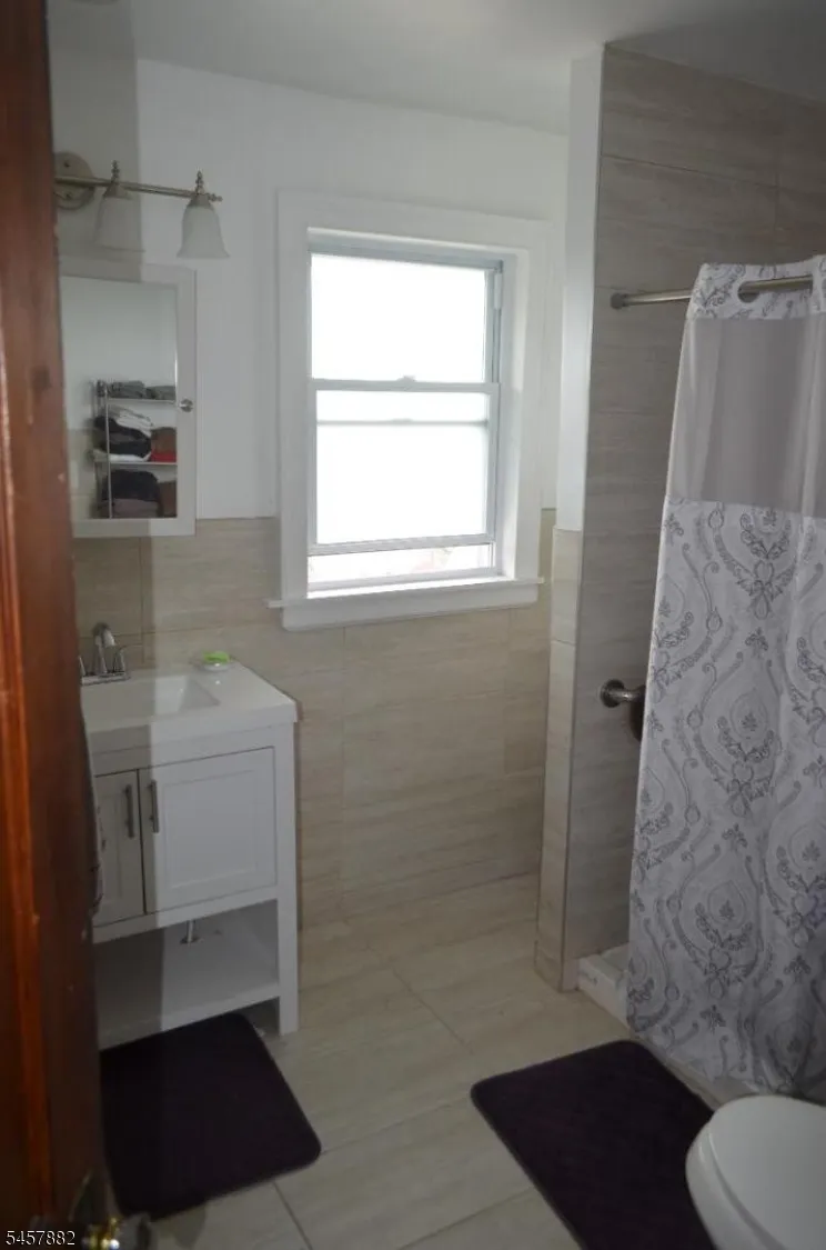 128 Hillside Ter Irvington, NJ 07111