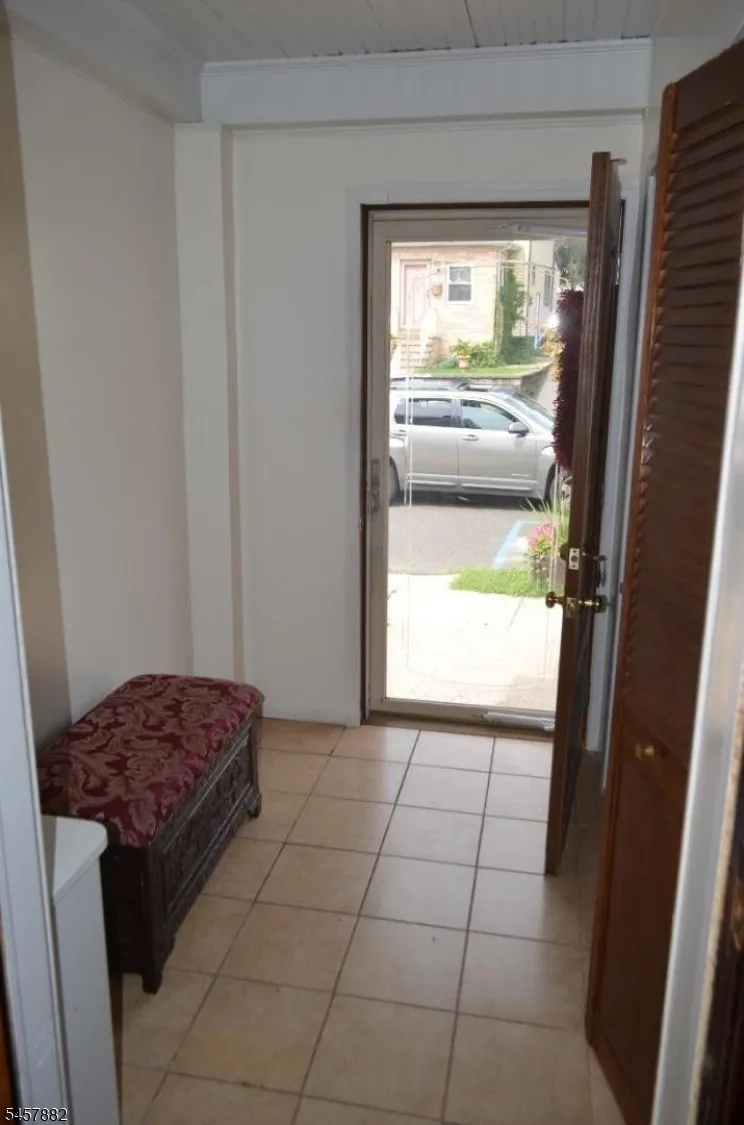 128 Hillside Ter Irvington, NJ 07111