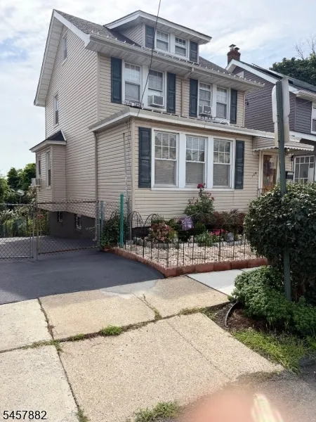 128 Hillside Ter Irvington, NJ 07111