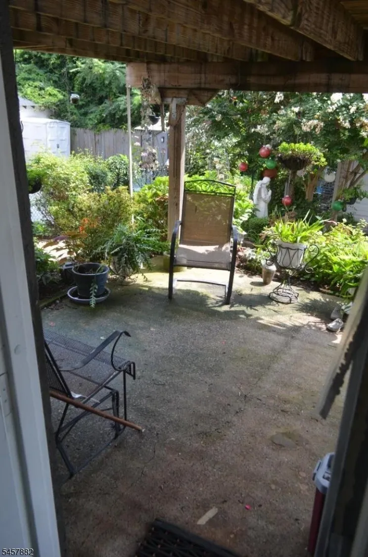 128 Hillside Ter Irvington, NJ 07111