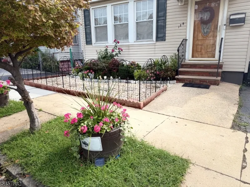 128 Hillside Ter Irvington, NJ 07111