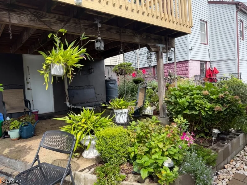 128 Hillside Ter Irvington, NJ 07111