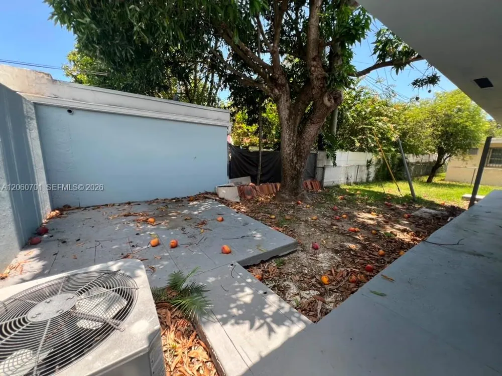 1239 SW 22nd Ave #1239 Miami, FL 33135