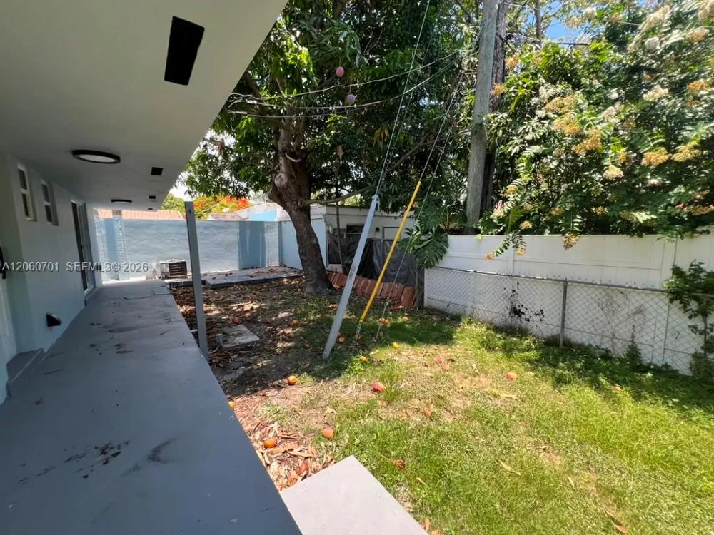 1239 SW 22nd Ave #1239 Miami, FL 33135