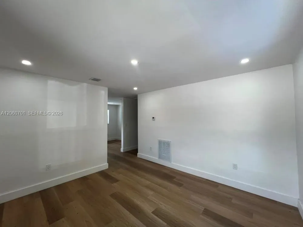 1239 SW 22nd Ave #1239 Miami, FL 33135